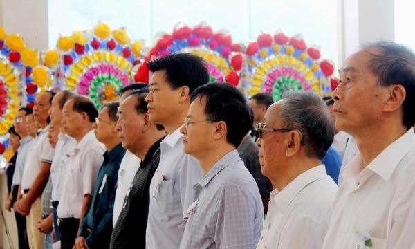 馬國防等校領(lǐng)導(dǎo)參加蔡瑞添同志遺體告別儀式