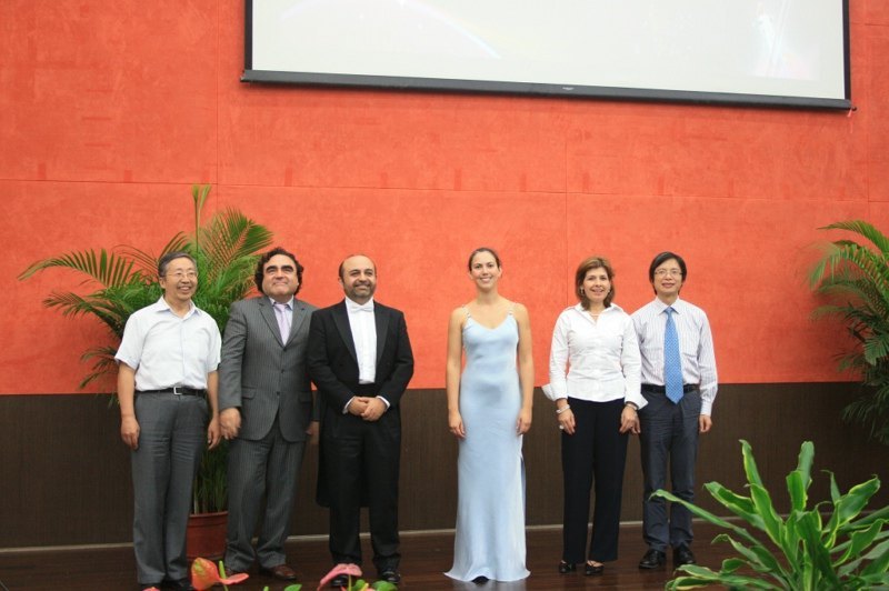 王殿祥院長會見智利駐滬總領事 金陵學院成功舉行中智友好音樂會