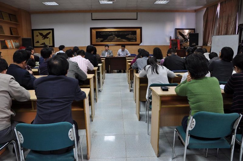 各單位以周活動制度為抓手開展教學研討和工作交流