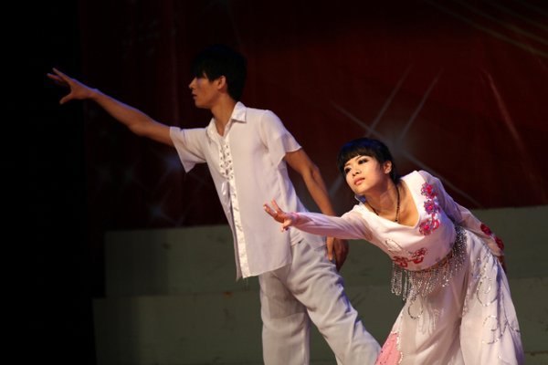 常州工學(xué)院舉行第十屆“常工之聲”文藝演出