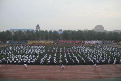 渤海大學2012年體育運動大會隆重舉行