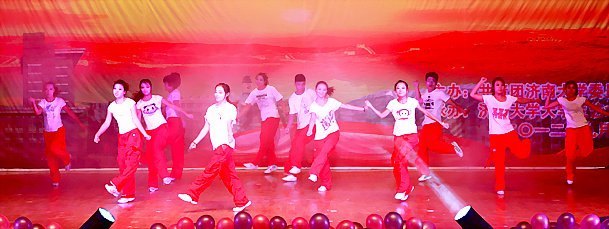 濟(jì)南大學(xué)2012年“慶國慶·迎新生”文藝晚會隆重舉行