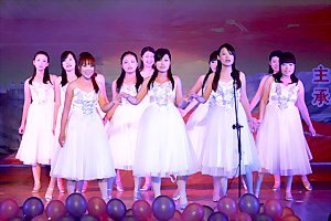 濟(jì)南大學(xué)2012年“慶國慶·迎新生”文藝晚會隆重舉行