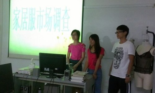 服裝系內衣教學改革進行首次研討式學習