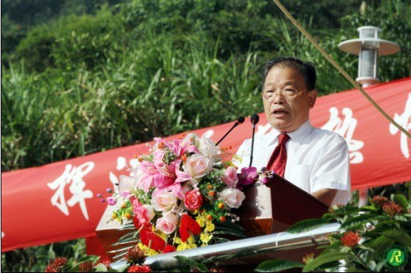 中山大學南方學院2012級學生軍訓閱兵式暨總結表彰大會順利舉行