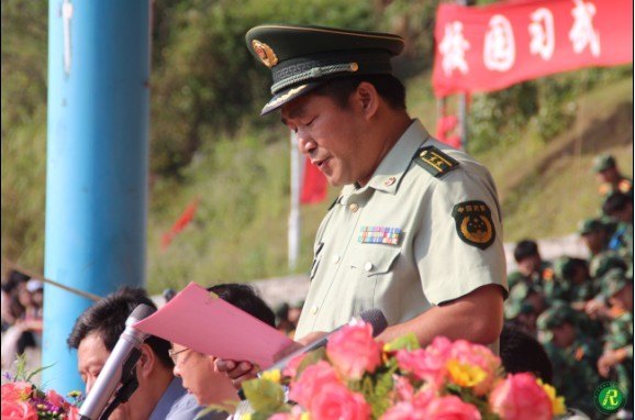 中山大學南方學院2012級學生軍訓閱兵式暨總結表彰大會順利舉行