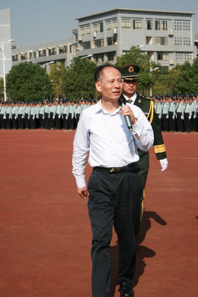 2012級新生軍訓閱兵暨總結大會順利舉行