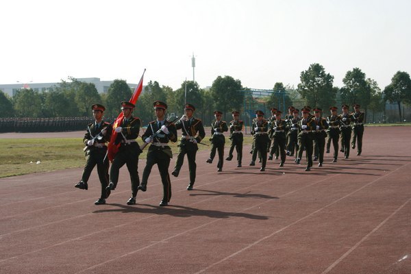 2012級新生軍訓閱兵暨總結大會順利舉行