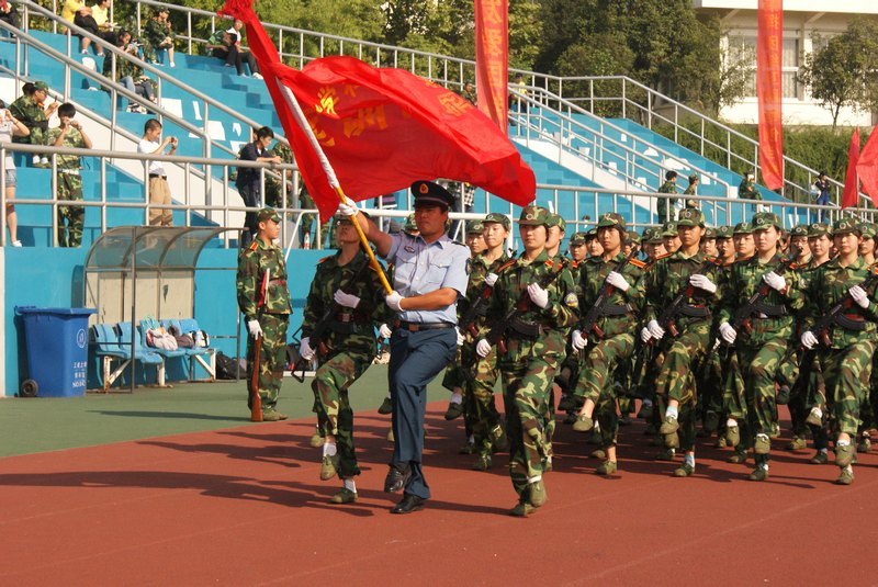 檢閱自己  獻禮國慶