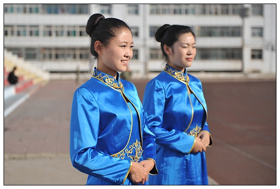 晉中學(xué)院2012級新生軍訓(xùn)匯演暨開學(xué)典禮在北院體育場隆重舉行