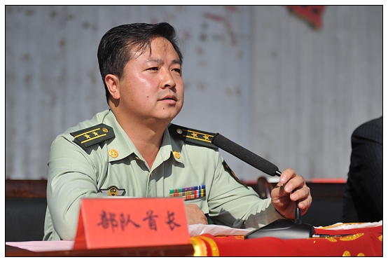 晉中學(xué)院2012級新生軍訓(xùn)匯演暨開學(xué)典禮在北院體育場隆重舉行