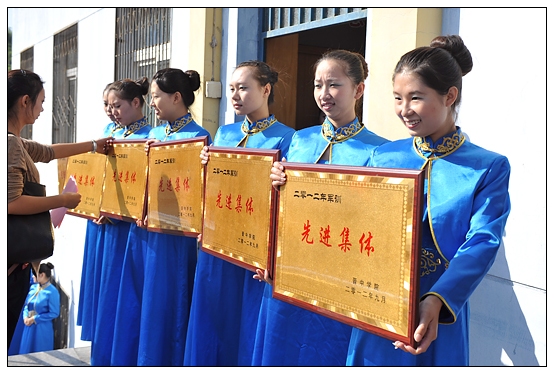 晉中學(xué)院2012級新生軍訓(xùn)匯演暨開學(xué)典禮在北院體育場隆重舉行