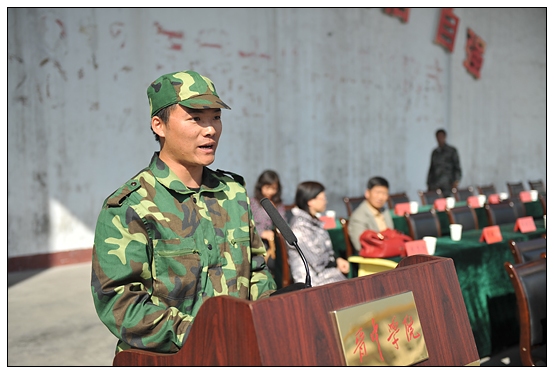 晉中學(xué)院2012級新生軍訓(xùn)匯演暨開學(xué)典禮在北院體育場隆重舉行