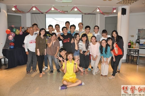 國教院開展新老生聯(lián)誼系列活動(dòng)