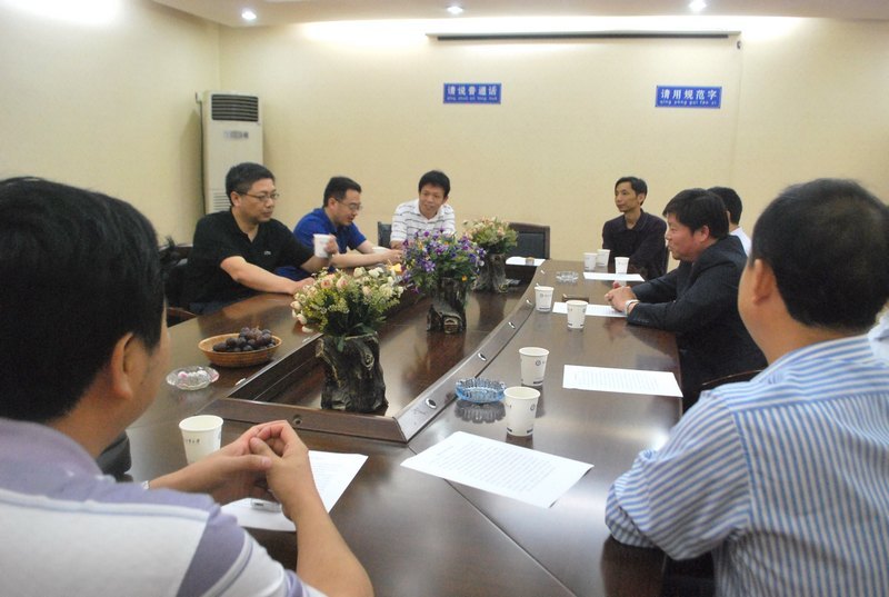 著名經濟學家巴曙松為校慶60周年做學術報告