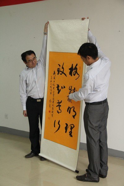 廣州(珠三角地區(qū))校友為武漢工程大學(xué)40周年校慶捐贈南粵石及助學(xué)金