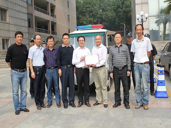 廣濟車業有限公司為武漢工程大學40周年校慶捐贈車輛