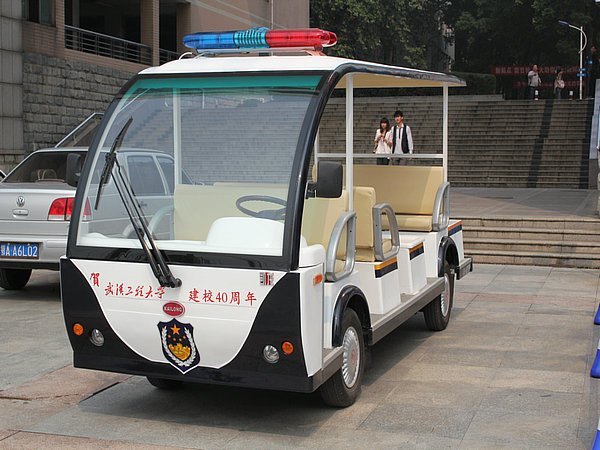 廣濟車業有限公司為武漢工程大學40周年校慶捐贈車輛