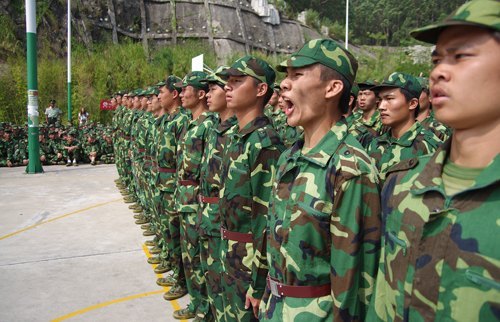 惠州學(xué)院2012級(jí)學(xué)生軍訓(xùn)圓滿結(jié)束