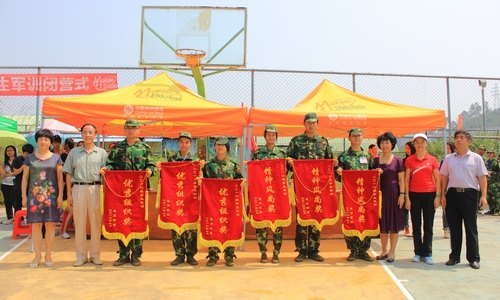 惠州學(xué)院2012級(jí)學(xué)生軍訓(xùn)圓滿結(jié)束