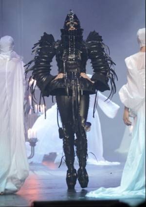 東華大學摘得國際服裝設計大賽六項大獎(圖)