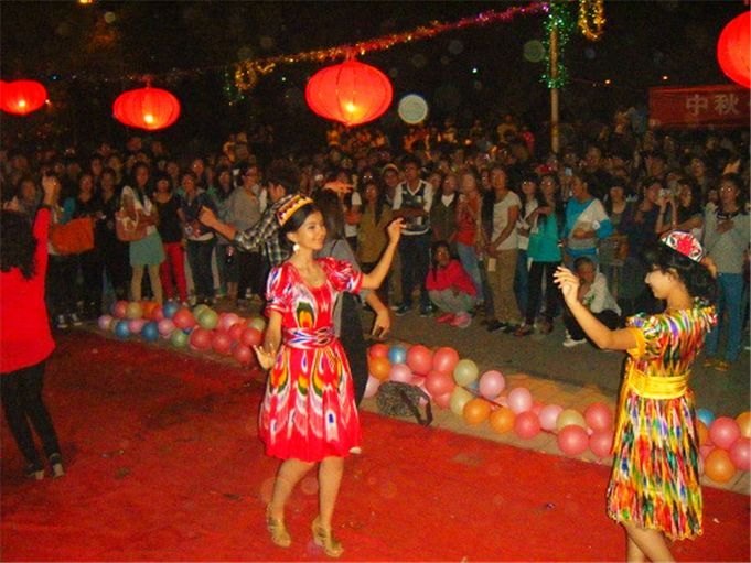 民族教育學院二分院舉辦“迎中秋·慶國慶”燈謎聯歡晚…