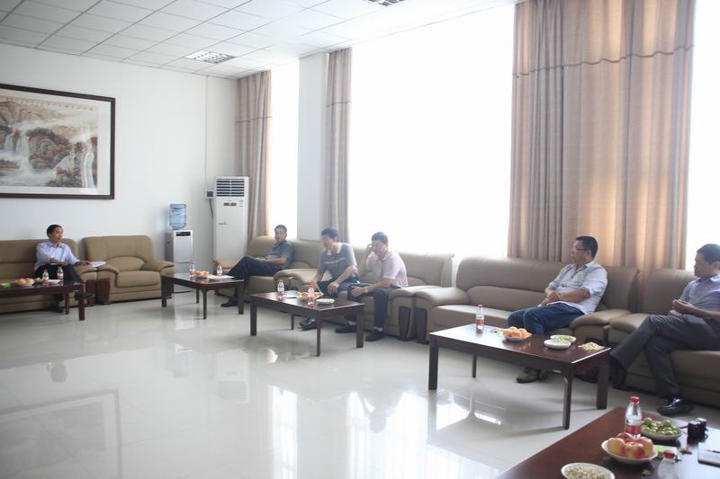 鄭州師范學院到鄭州職業技術學院參觀考察