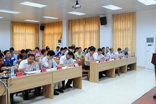 肇慶學院舉行公開選拔中層領導干部專題推薦會