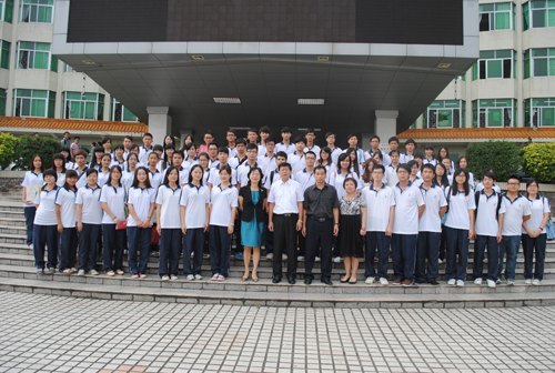 新一屆學生輔導員正式上崗 成為教師輔導員得力助手