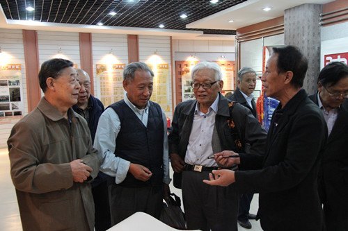 山東建筑大學(xué)首屆本科專業(yè)老校友畢業(yè)50周年重返母校