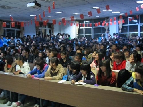 憶風雨歷程、頌豐功偉績--制藥與食品科學學院舉辦學生黨員見面會