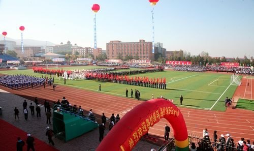 通化師范學(xué)院成功舉辦第三十屆田徑運(yùn)動(dòng)會(huì)