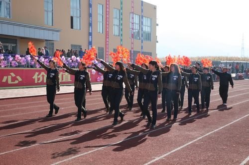 通化師范學(xué)院成功舉辦第三十屆田徑運(yùn)動(dòng)會(huì)