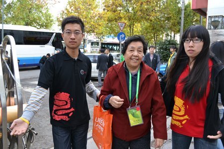 校慶專題:園林學(xué)院志愿者熱情接待校友