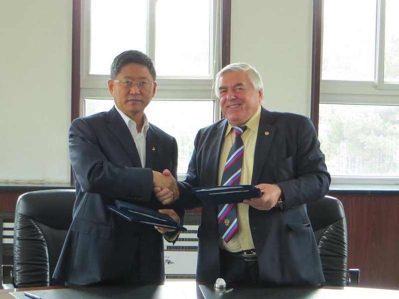 吉林農(nóng)業(yè)科技學院與俄羅斯克拉斯諾雅爾斯克國立農(nóng)業(yè)大學簽合作協(xié)議吉林農(nóng)業(yè)科技學院與俄羅斯克拉斯諾雅爾斯克國立農(nóng)業(yè)大學簽合作協(xié)議