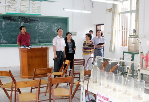 元昌安副院長率隊到資源與環境科學學院調研