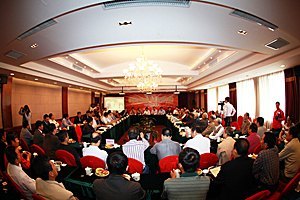 濟南大學材料學院材7801、材7802班畢業30周年返校重聚