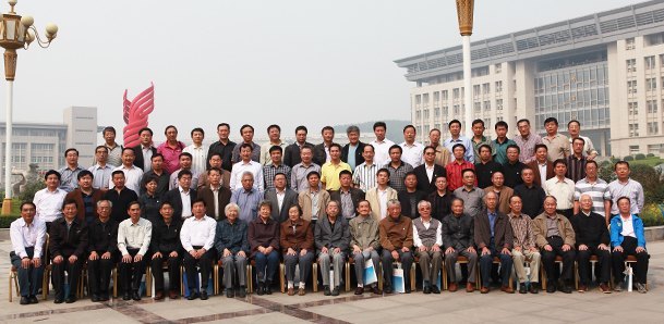 濟南大學材料學院材7801、材7802班畢業30周年返校重聚