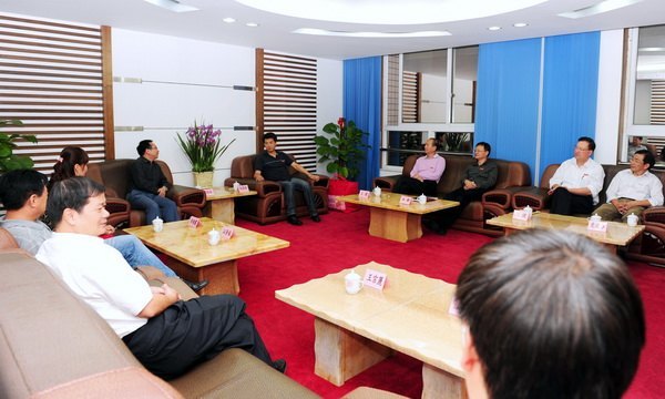 三明學院召開歡送何紹福同志座談會