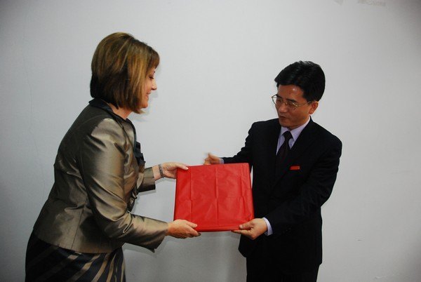 海外五所高校代表團出席武漢工程大學40年校慶