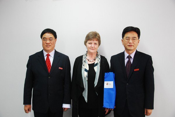 海外五所高校代表團出席武漢工程大學40年校慶