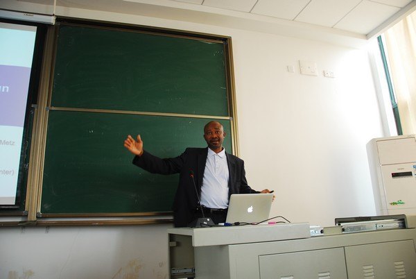 海外五所高校代表團出席武漢工程大學40年校慶