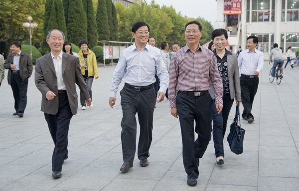 煙臺市委常委、統戰部部長程德智一行來校調研