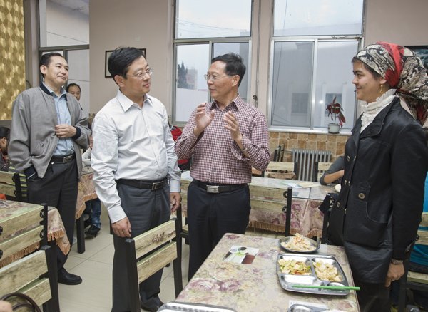 煙臺市委常委、統戰部部長程德智一行來校調研