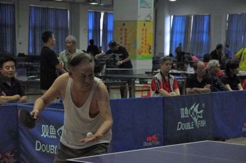 老年乒乓球隊在洪山區中老年乒乓球比賽上獲得好成績