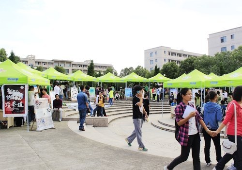 臺州學院學生社團集體招新圓滿成功