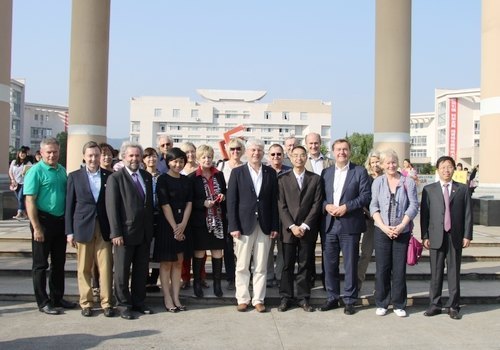 德國(guó)哈瑙市友好代表團(tuán)訪問(wèn)臺(tái)州學(xué)院