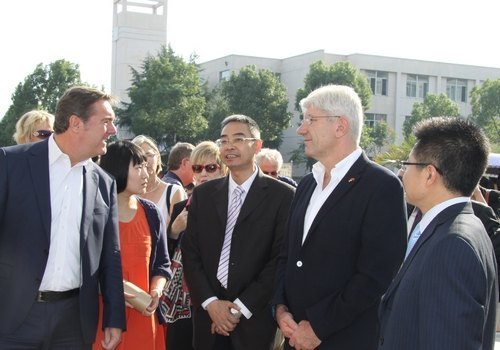 德國(guó)哈瑙市友好代表團(tuán)訪問(wèn)臺(tái)州學(xué)院