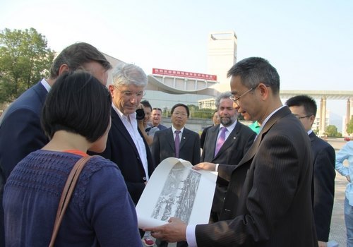 德國(guó)哈瑙市友好代表團(tuán)訪問(wèn)臺(tái)州學(xué)院