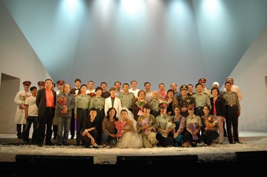 以吳孟超先進事跡改編的大型話劇《吁命》在上海首演